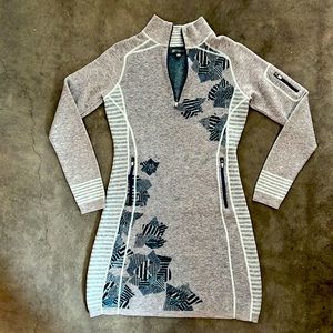 Title Nine small sweater dress with pockets